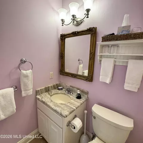 Bath - 718 N Union St, Natchez, MS 39120 photo 1 of 6