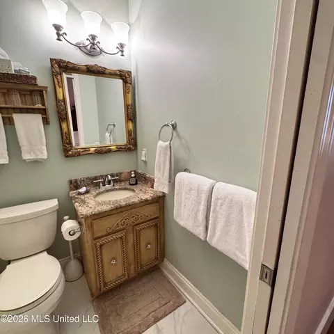 Bath - 718 N Union St, Natchez, MS 39120 photo 3 of 6