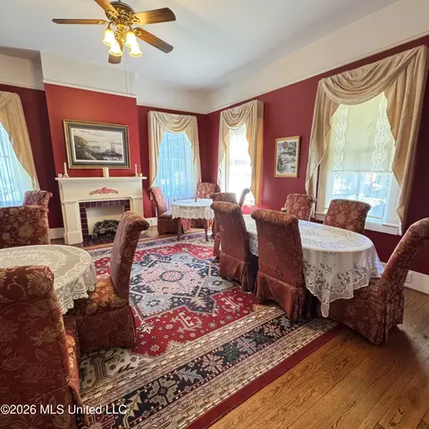 Dining - 718 N Union St, Natchez, MS 39120 photo 1 of 2