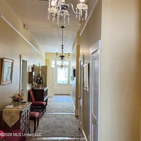 Entry Way - 718 N Union St, Natchez, MS 39120 photo 3 of 3