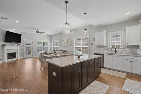 Entry Way - 7559 Crosswinds Blvd, Hernando, MS 38632 photo 1 of 3