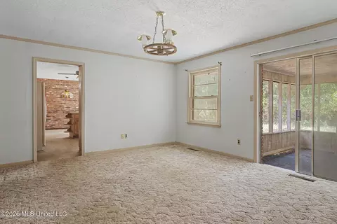 Living - 3206 Fogg Rd, Nesbit, MS 38651 photo 1 of 5