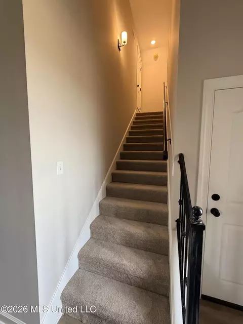 Entry Way - 3151 E School Loop Rd, Lake Cormorant, MS 38641 photo 1 of 2