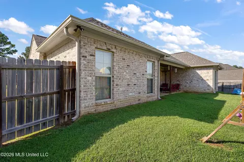 Exterior - 185 Buckhead Dr, Madison, MS 39110 photo 5 of 7