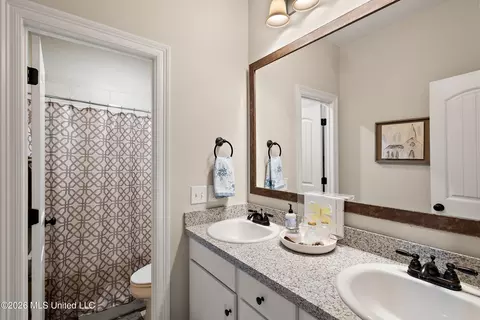 Bath - 185 Buckhead Dr, Madison, MS 39110 photo 3 of 4