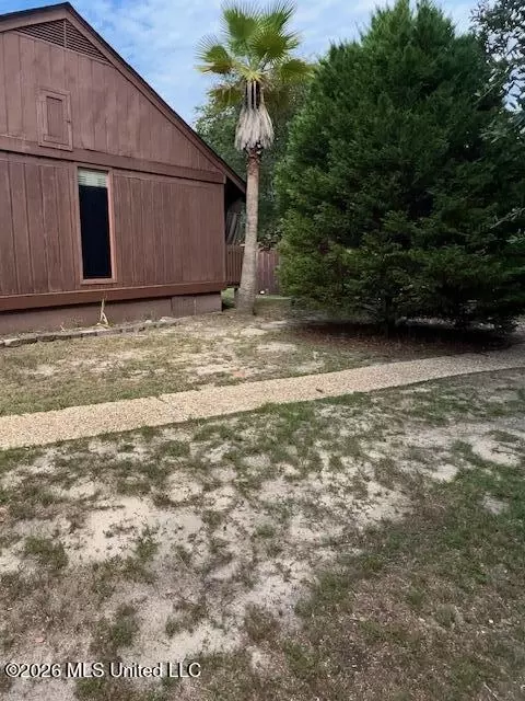 Exterior - 109 Lakeside Villla, Diamondhead, MS 39525 photo 5 of 7