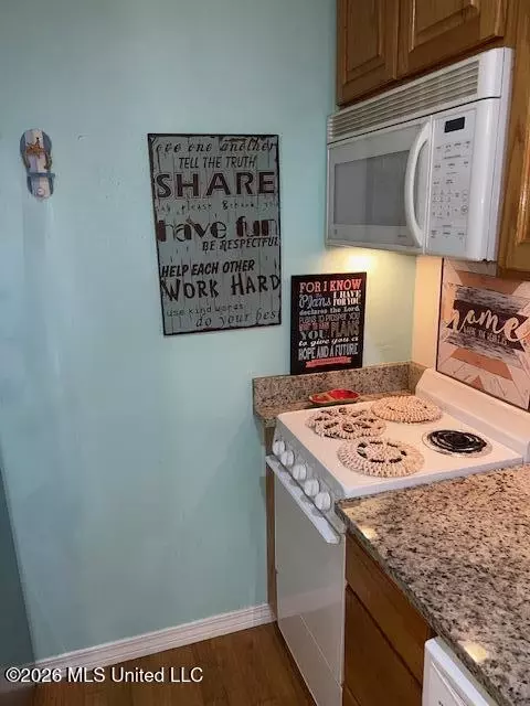 Kitchen - 109 Lakeside Villla, Diamondhead, MS 39525 photo 3 of 5