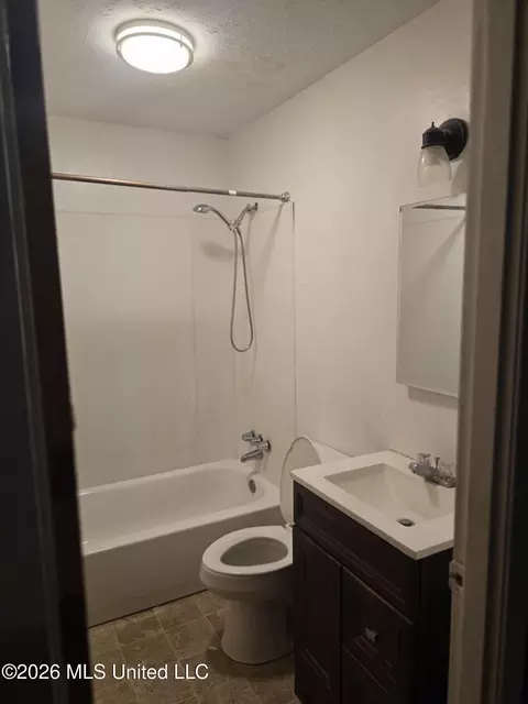 2013 W Ridgeway St, Jackson, MS 39213 photo 4