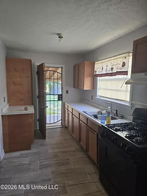 2013 W Ridgeway St, Jackson, MS 39213 photo 5