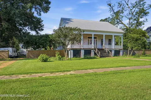 308 E Marion Ave, Crystal Springs, MS 39059