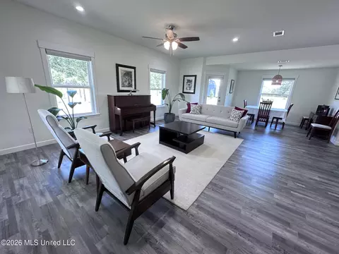 Living - 122 Green Rd, Lucedale, MS 39452 photo 2 of 3