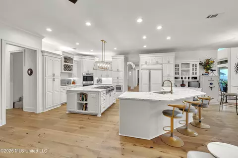 Kitchen - 64 Grandview Cir, Brandon, MS 39047 photo 5 of 5