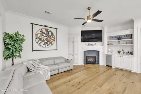 Living - 64 Grandview Cir, Brandon, MS 39047 photo 2 of 2