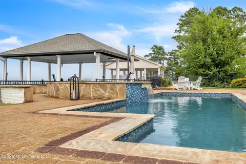 Exterior - 64 Grandview Cir, Brandon, MS 39047 photo 6 of 12