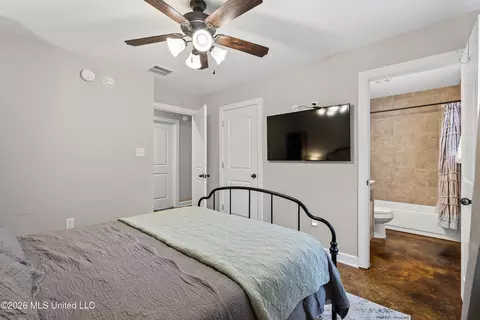 Bedroom - 121 Woolfolk Rd, Senatobia, MS 38668 photo 4 of 5