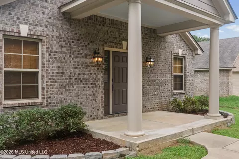 Exterior - 121 Woolfolk Rd, Senatobia, MS 38668 photo 2 of 6
