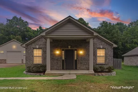 Exterior - 121 Woolfolk Rd, Senatobia, MS 38668 photo 3 of 6