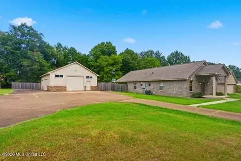Exterior - 121 Woolfolk Rd, Senatobia, MS 38668 photo 4 of 6