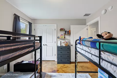 Bedroom - 121 Woolfolk Rd, Senatobia, MS 38668 photo 2 of 5