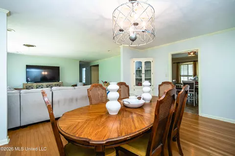 Dining - 1918 Bellewood Dr, Jackson, MS 39211 photo 2 of 5