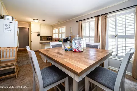 Dining - 1918 Bellewood Dr, Jackson, MS 39211 photo 4 of 5