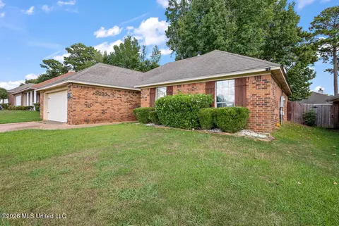 Exterior - 405 Edgewater Branch Dr, Brandon, MS 39042 photo 2 of 3