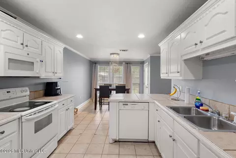 Other - 405 Edgewater Branch Dr, Brandon, MS 39042 photo 3 of 7