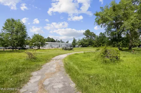 5002 Frison Ave, Moss Point, MS 39563 photo 9