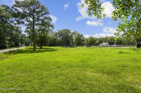 5002 Frison Ave, Moss Point, MS 39563 photo 8