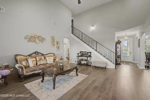 Entry Way - 13511 Birch Bnd, Olive Branch, MS 38654 photo 3 of 4