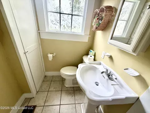 Bath - 3807 Dantzler St, Moss Point, MS 39563 photo 6 of 6