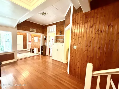 Entry Way - 3807 Dantzler St, Moss Point, MS 39563 photo 7 of 9