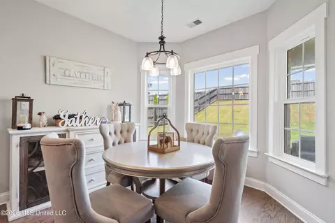 Dining - 1218 Perry Place Dr, Hernando, MS 38632 photo 2 of 2