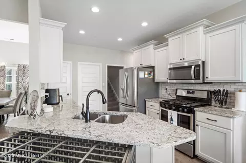 Kitchen - 1218 Perry Place Dr, Hernando, MS 38632 photo 1 of 3