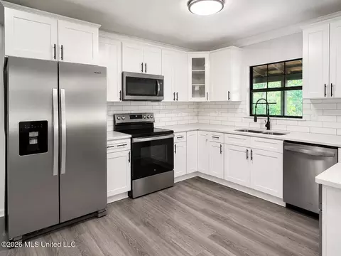 Kitchen - 143 Pre Eddy Rd, Lucedale, MS 39452 photo 6 of 8