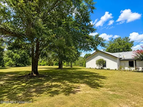 Exterior - 143 Pre Eddy Rd, Lucedale, MS 39452 photo 4 of 8