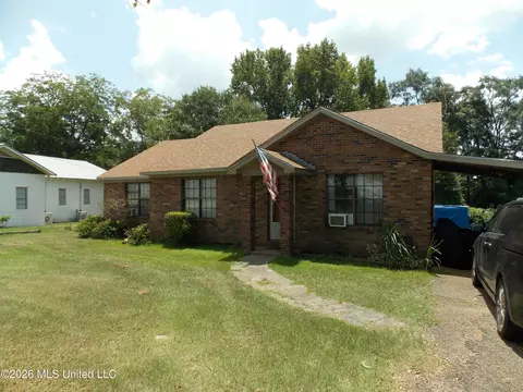 Exterior - 1010 Main St, Wesson, MS 39191 photo 2 of 5