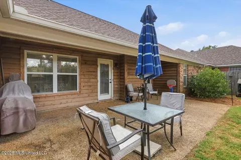 Exterior - 261 Cherry Bark Dr, Brandon, MS 39047 photo 3 of 7