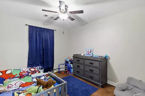 Bedroom - 261 Cherry Bark Dr, Brandon, MS 39047 photo 3 of 4