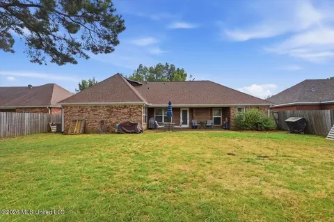 Exterior - 261 Cherry Bark Dr, Brandon, MS 39047 photo 4 of 7