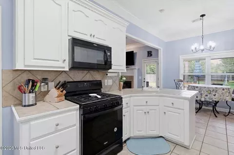 Kitchen - 261 Cherry Bark Dr, Brandon, MS 39047 photo 1 of 2