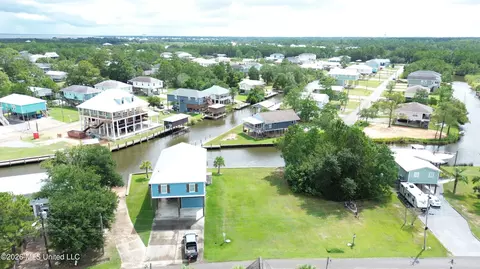 11030 New York St, Bay Saint Louis, MS 39520