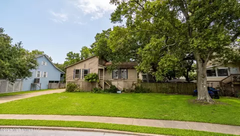 4304 Shadow Wood Cir, Pascagoula, MS 39581