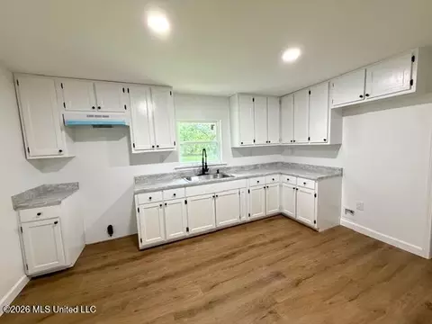 Kitchen - 4513 Pine St, Moss Point, MS 39563 photo 1 of 3