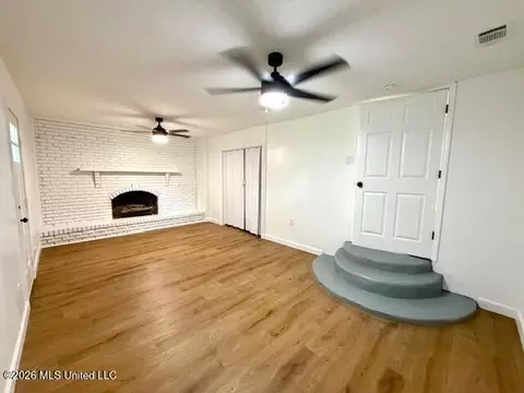 Living - 4513 Pine St, Moss Point, MS 39563 photo 9 of 9