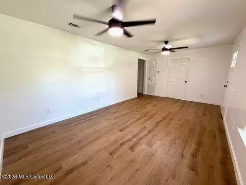Living - 4513 Pine St, Moss Point, MS 39563 photo 2 of 9