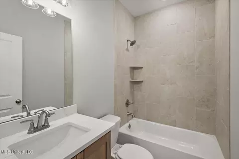 Bath - 843 Quitman Ct, Nesbit, MS 38651 photo 5 of 5