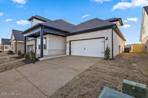 Exterior - 843 Quitman Ct, Nesbit, MS 38651 photo 3 of 7