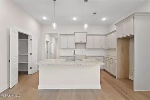 Kitchen - 833 W Quitman Ct, Nesbit, MS 38651 photo 1 of 2