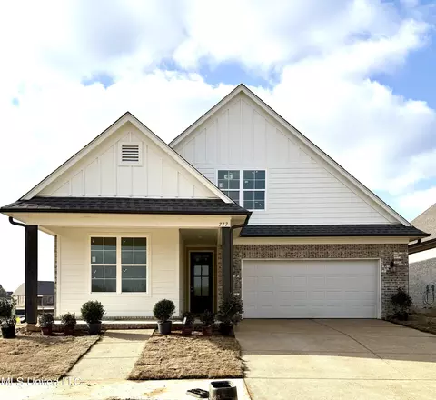 Exterior - 833 W Quitman Ct, Nesbit, MS 38651 photo 2 of 7